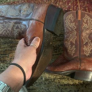 Size 10 men’s lizard cowboy boots